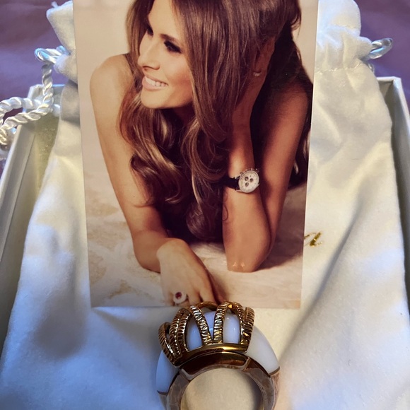 Melania ring  QVC $65 size 5.5 - Picture 3 of 5